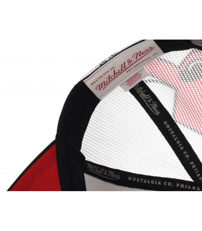 Mitchell & Ness gorra NBA OFF THE BACKBOARD TRUCKER BULLS